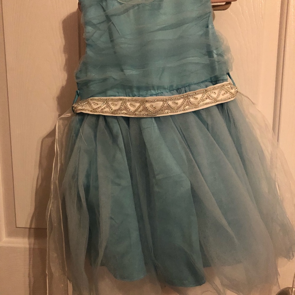 Formal dresses - Picture 5 of 5